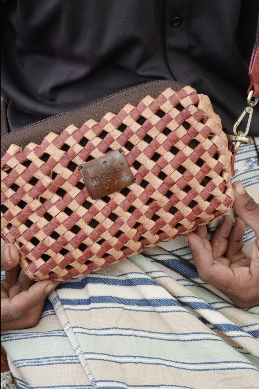 Koodai crossbody pouch