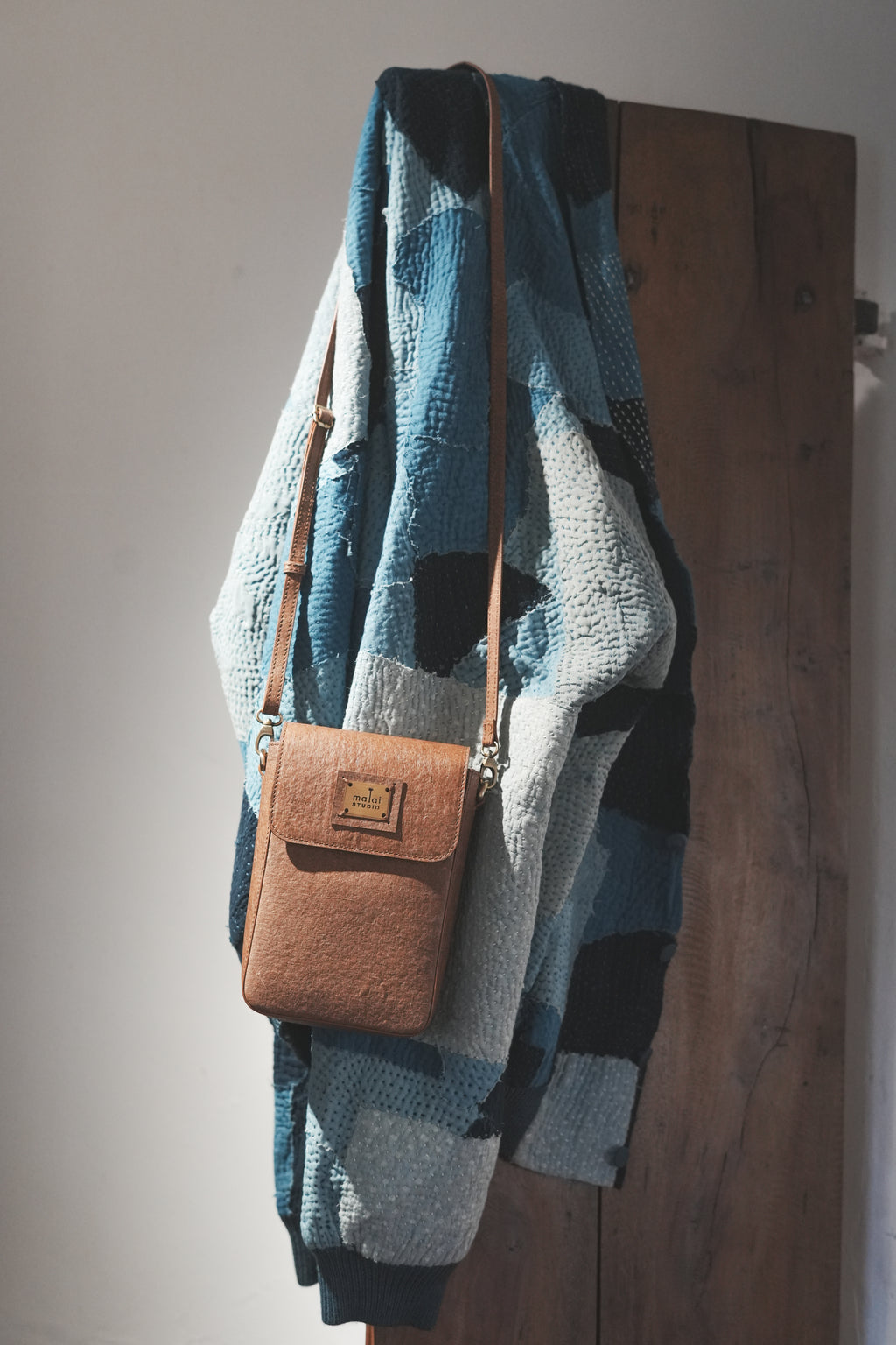 Unisex crossbody bag